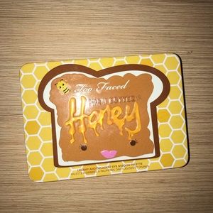 Too Faced Peanut Butter and Honey Palette